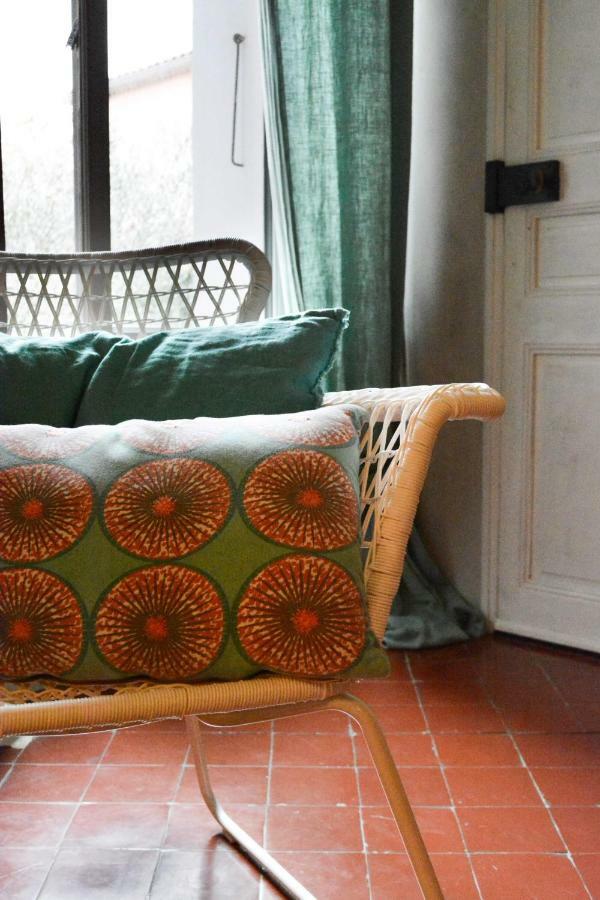 Bed and Breakfast Alheuredusud Violès Exterior foto